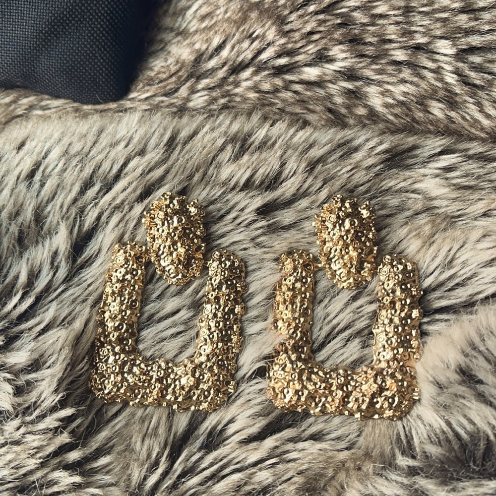 Gold earrings
